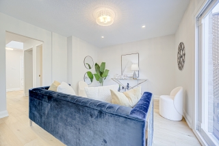 10 Holm Crescent, Thornhill, ON L3T 5J3, Canada, ,  