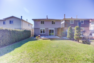10 Holm Crescent, Thornhill, ON L3T 5J3, Canada, ,  