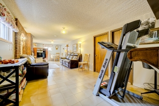 115 Glen Shields Ave, Concord, ON L4K 1S9, Canada, ,  