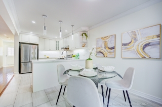 423 Levanna Ln, Oakville, ON L6H 6B8, Canada, ,  