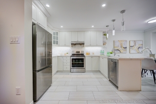423 Levanna Ln, Oakville, ON L6H 6B8, Canada, ,  