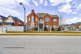 550 Clifford Perry Pl, Newmarket, ON L3Y 4V9, Canada, ,  