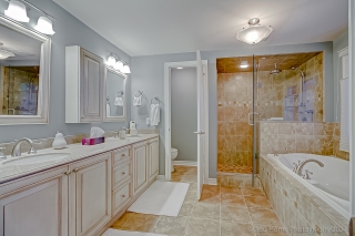 483 Alex Doner Dr, Newmarket, ON L3X 1C3, Canada, ,  