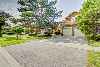 134 Huntington Park Dr, Thornhill, ON L3T 7C6, Canada, ,  