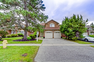 134 Huntington Park Dr, Thornhill, ON L3T 7C6, Canada, ,  