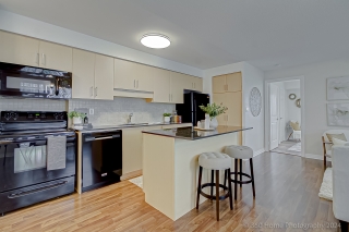 Unit 1111-30 Herons Hl Wy, Toronto, ON M2J 0A7, Canada, ,  