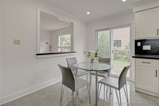 7 Fifefield Dr, Maple, ON L6A 1J4, Canada, ,  