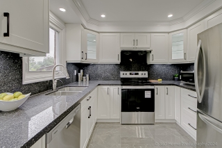 7 Fifefield Dr, Maple, ON L6A 1J4, Canada, ,  