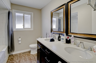 921 Toll Ct, Mississauga, ON L4W 3W9, Canada, ,  
