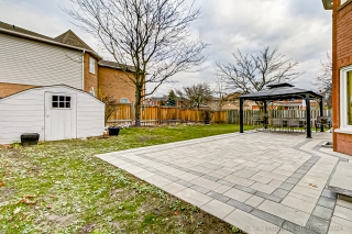 1 Wigston Ct, Whitby, ON L1R 2B8, Canada, ,  