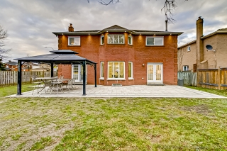 1 Wigston Ct, Whitby, ON L1R 2B8, Canada, ,  