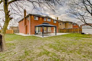 1 Wigston Ct, Whitby, ON L1R 2B8, Canada, ,  