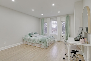 1 Wigston Ct, Whitby, ON L1R 2B8, Canada, ,  