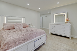1 Wigston Ct, Whitby, ON L1R 2B8, Canada, ,  