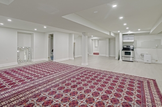 1 Wigston Ct, Whitby, ON L1R 2B8, Canada, ,  