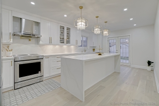 1 Wigston Ct, Whitby, ON L1R 2B8, Canada, ,  