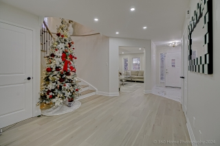 1 Wigston Ct, Whitby, ON L1R 2B8, Canada, ,  