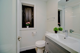 1448 Gerrard St E, Toronto, ON M4L 1Z8, Canada, ,  