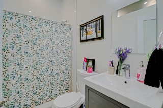 1448 Gerrard St E, Toronto, ON M4L 1Z8, Canada, ,  