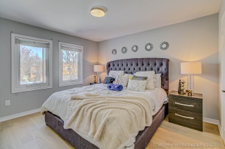 350 Pickering Crescent, Newmarket, ON L3Y 8G7, Canada, ,  