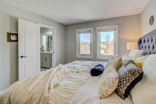350 Pickering Crescent, Newmarket, ON L3Y 8G7, Canada, ,  