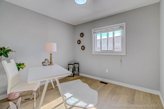 350 Pickering Crescent, Newmarket, ON L3Y 8G7, Canada, ,  