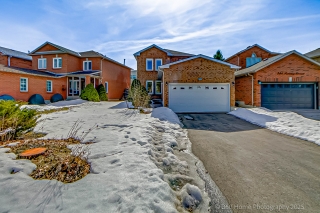 350 Pickering Crescent, Newmarket, ON L3Y 8G7, Canada, ,  