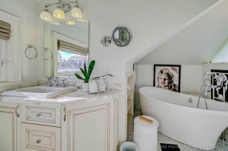 75 Northcliffe Blvd, Toronto, ON M6H 3H3, Canada, ,  