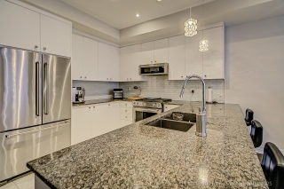 Unit 7-2 Church St, Maple, ON L6A 5A8, Canada, ,  