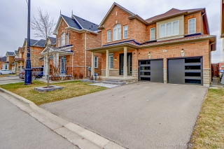 10 Divinity Cir, Brampton, ON L7A 3Y4, Canada, ,  