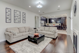 10 Divinity Cir, Brampton, ON L7A 3Y4, Canada, ,  