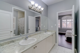10 Divinity Cir, Brampton, ON L7A 3Y4, Canada, ,  
