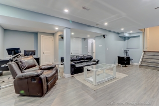 109 Thickson Rd S, Whitby, ON L1N 2C7, Canada, ,  