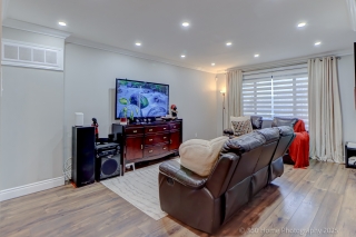 109 Thickson Rd S, Whitby, ON L1N 2C7, Canada, ,  