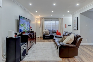 109 Thickson Rd S, Whitby, ON L1N 2C7, Canada, ,  