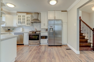 109 Thickson Rd S, Whitby, ON L1N 2C7, Canada, ,  