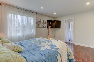 109 Thickson Rd S, Whitby, ON L1N 2C7, Canada, ,  