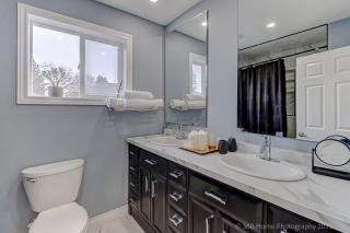 109 Thickson Rd S, Whitby, ON L1N 2C7, Canada, ,  