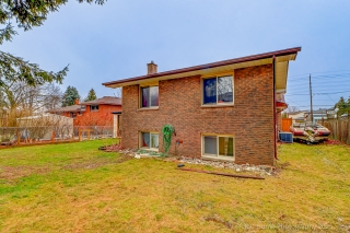 109 Thickson Rd S, Whitby, ON L1N 2C7, Canada, ,  