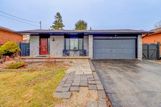 109 Thickson Rd S, Whitby, ON L1N 2C7, Canada, ,  
