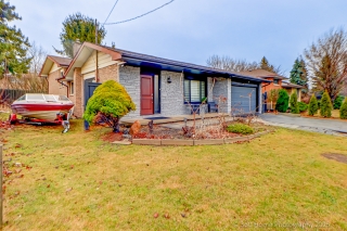 109 Thickson Rd S, Whitby, ON L1N 2C7, Canada, ,  
