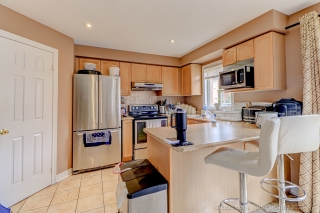 5 Fairhill Ave, Brampton, ON L7A 2A9, Canada, ,  