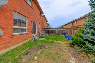 5 Fairhill Ave, Brampton, ON L7A 2A9, Canada, ,  