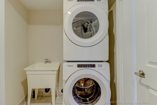 213 Danzatore Path, Oshawa, ON L1L 0P9, Canada, ,  