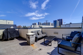 Unit 210-400 Hopewell Ave, Toronto, ON M6E 2S2, Canada, ,  