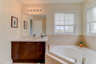 42 Robert Wilson Cres, Georgina, ON L4P 0G9, Canada, ,  