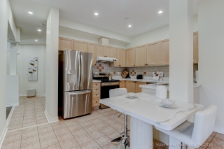 59 Sandford Crescent, Whitby, ON L1R 2R9, Canada, ,  