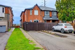 576 Pinder Ave, Newmarket, ON L3X 2A3, Canada, ,  