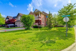70 Blackforest Dr, Richmond Hill, ON L4E 4R5, Canada, ,  