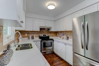 30 Misty Moor Dr, Richmond Hill, ON L4C 6R1, Canada, ,  